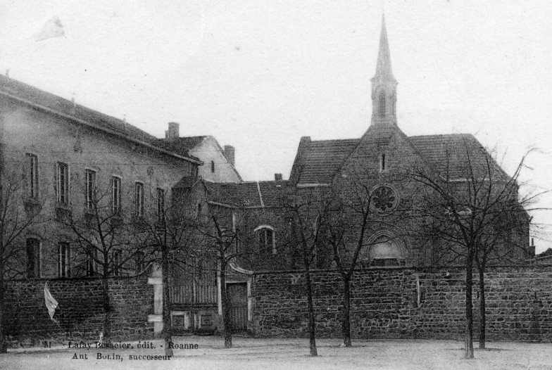 L'hôpital et sa chapelle en 1920 - Le musée Barthélemy Thimonnier - © Les Amis du musée B. Thimonnier - GRAHA